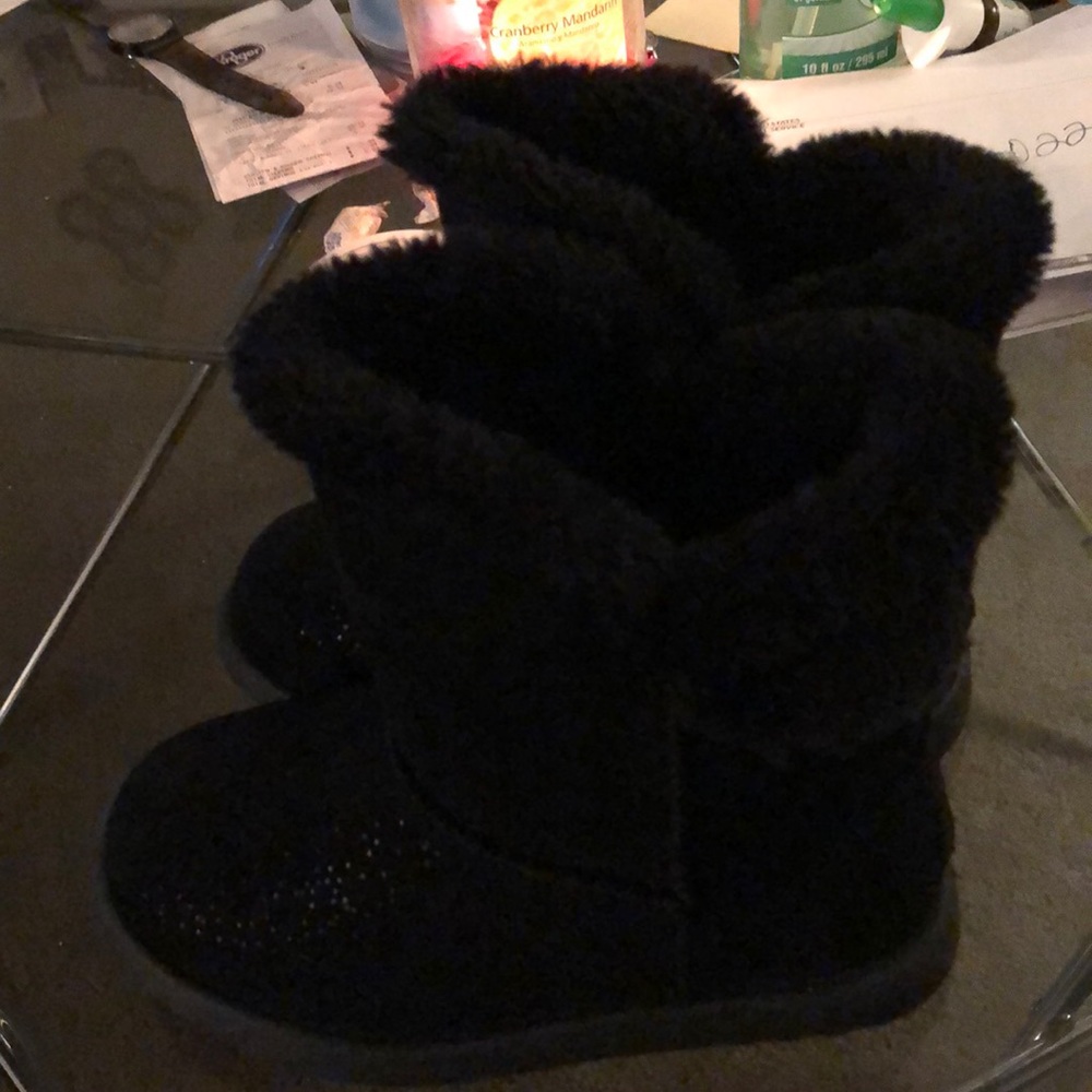 Boots - Picture 3 of 5